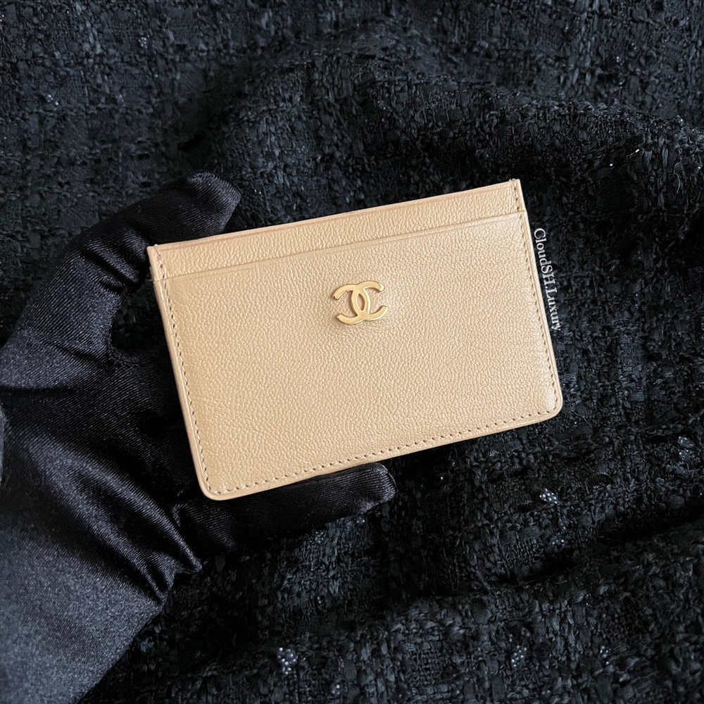 Auth Chanel Vintage Classic CC Logo Beige Flat Card Holder - Excellent